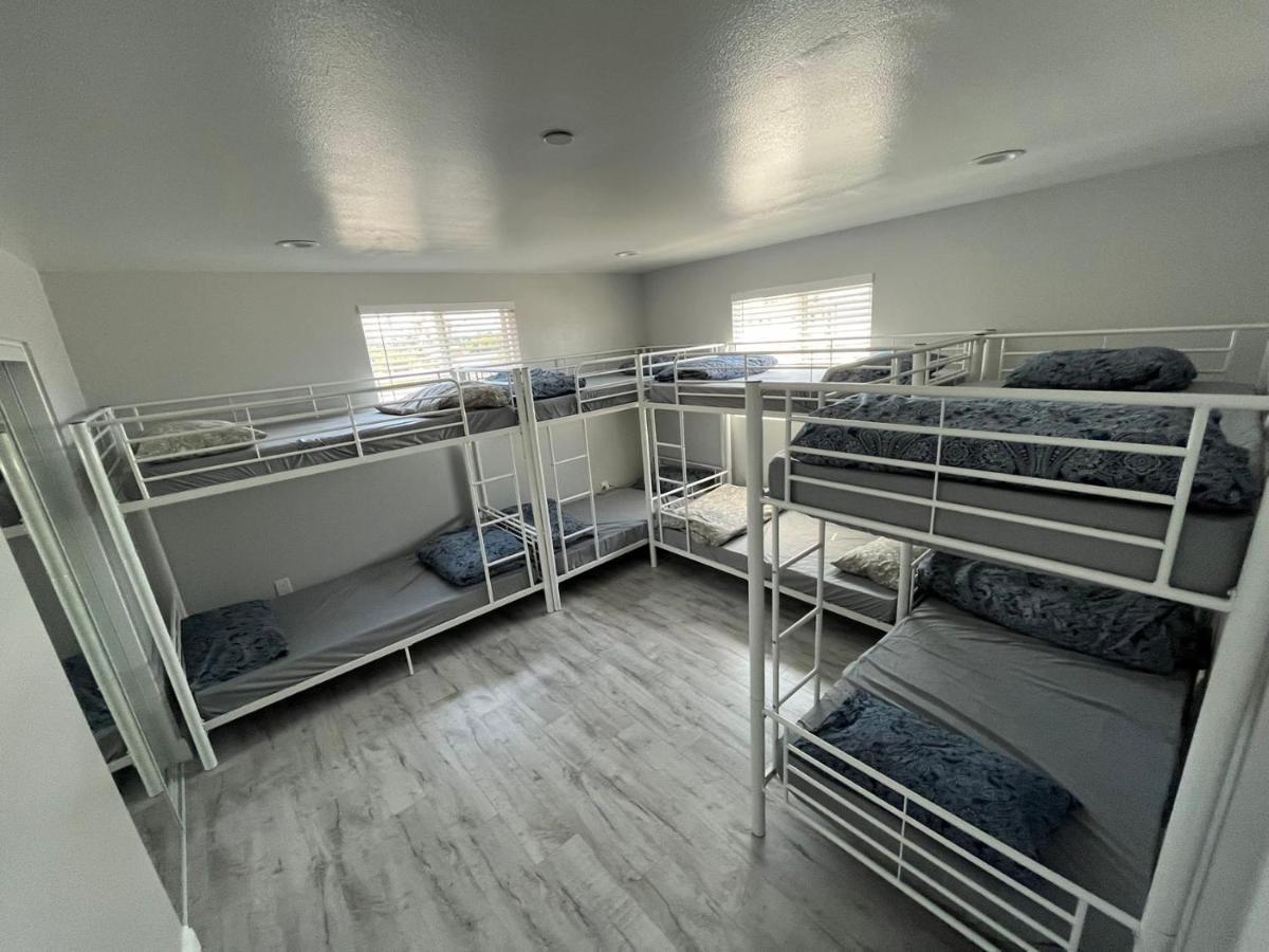 Modern Hostel In Лос Анджелис Екстериор снимка
