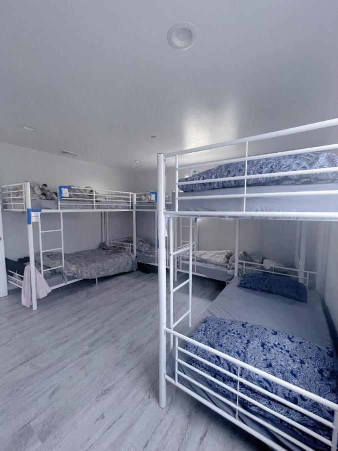 Modern Hostel In Лос Анджелис Екстериор снимка